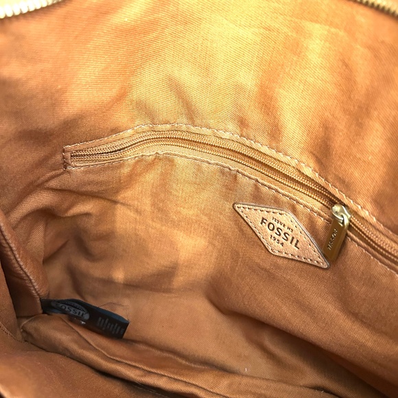 Fossil soft leather crossbody bag - Picture 6 of 10